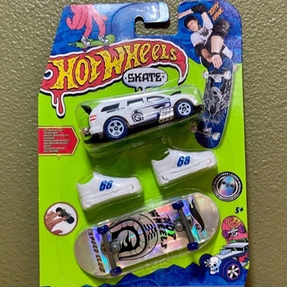 Hot Wheels Skate Tony Hawk Official W/Exclusive Diecast Car Nitro Tailgater 2022